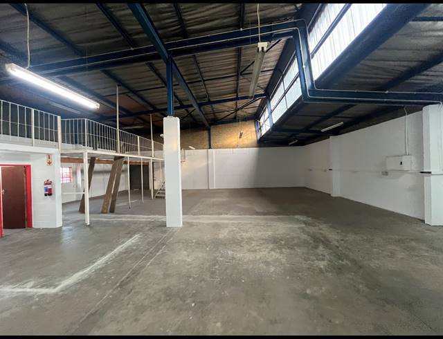 315M² WAREHOUSE TO LET IN EASTLEIGH